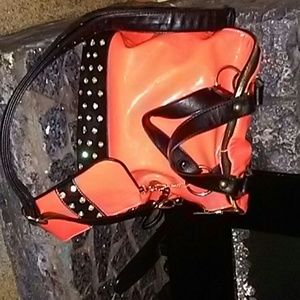 Handbag with wristlet